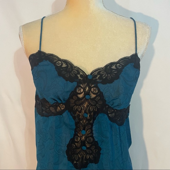Vintage Gold Label Victoria’s Secret Teal &
Black Chemise Size Large - Picture 4 of 8
